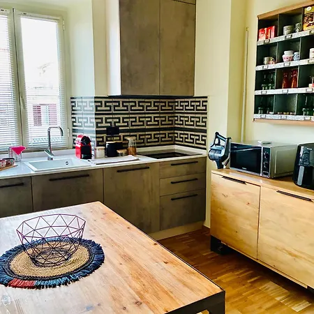 アパート Casana' *